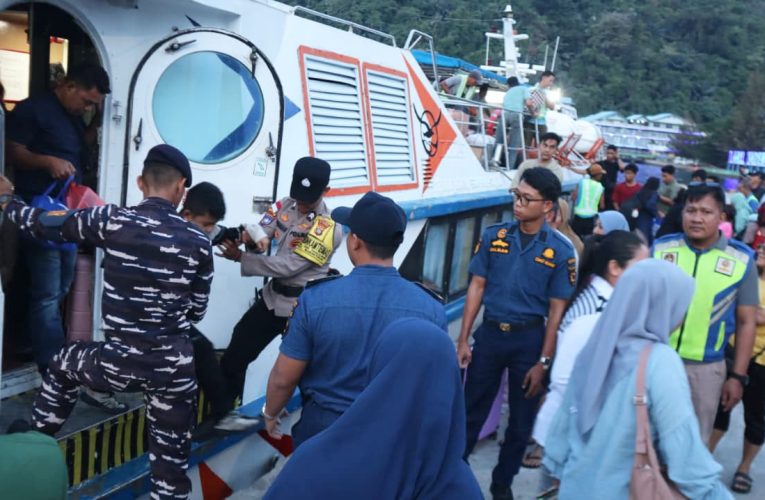 Sinergitas TNI–Polri Amankan Arus Balik Lebaran di Kepulauan Anambas