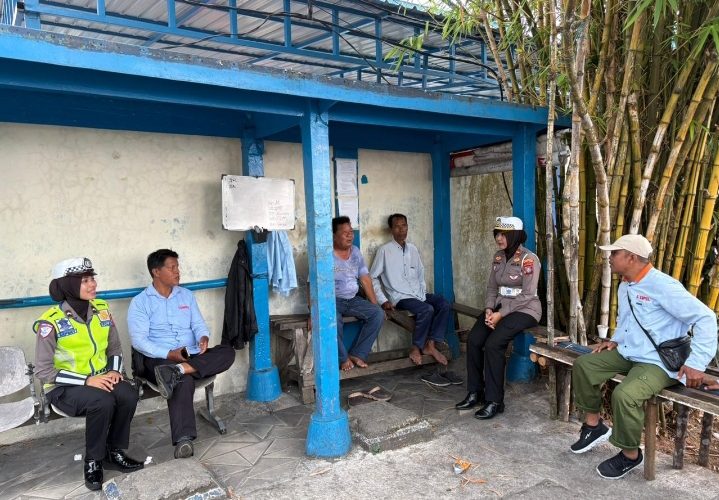 Satlantas Polresta Tanjungpinang Sambangi Pangkalan Ojek, Imbau Tertib Berlalu Lintas