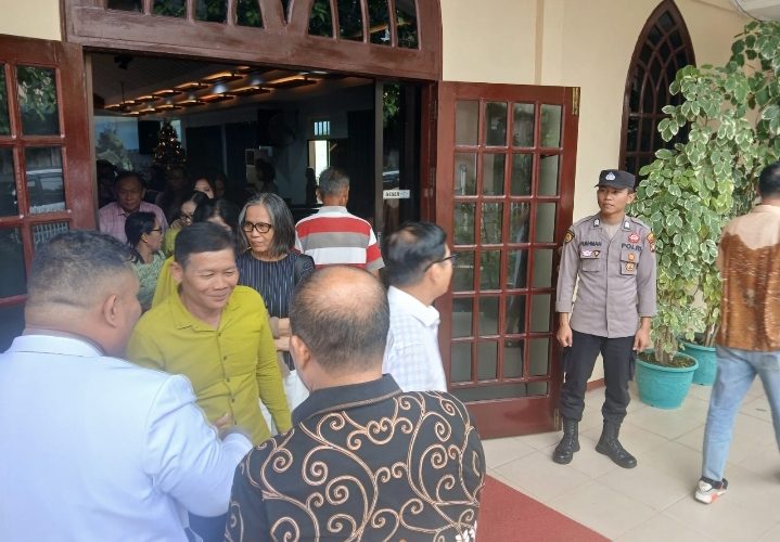 Polsek Tanjungpinang Barat Jamin Keamanan Ibadah Minggu di Sejumlah Gereja
