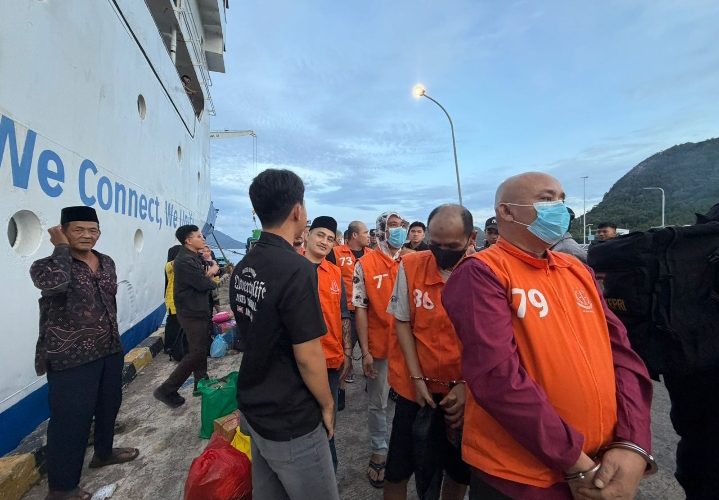 Kawal 15 Tahanan Lewat Jalur Laut 30 Jam, Kejari Natuna Hadapi Tantangan Geografis Kepri