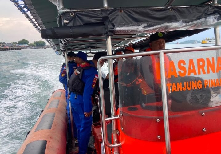 Basarnas Lakukan Pencarian ABK KM Pasifik II yang Hilang di Perairan Selat Riau