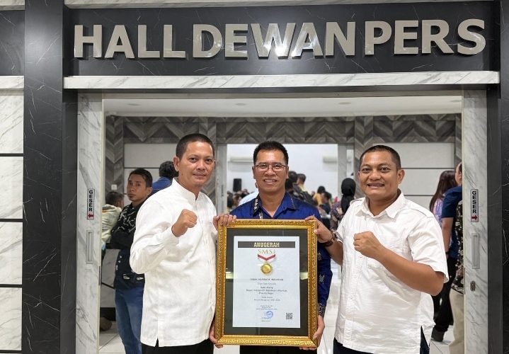 Bupati Anambas Dato’ Aneng Raih Anugerah Tokoh Inspiratif Nasional SMSI 2026 di Gedung Dewan Pers 
