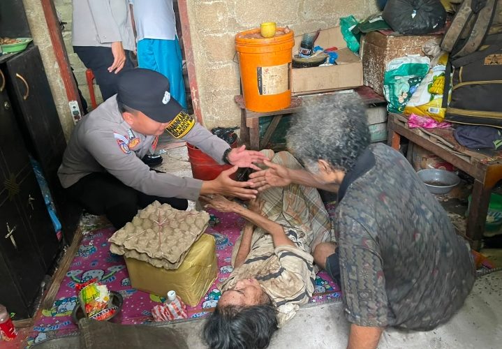 Polres Bintan Salurkan Bantuan Sembako kepada Pasangan Lansia di Sungai Enam, Wujud Kepedulian Polri untuk Masyarakat