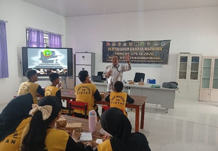 TMMD ke-129 Tak Hanya Bangun Desa, Kodim 0315/Tanjungpinang Perkuat Karakter Pelajar Lewat Edukasi Hukum dan Anti Narkoba