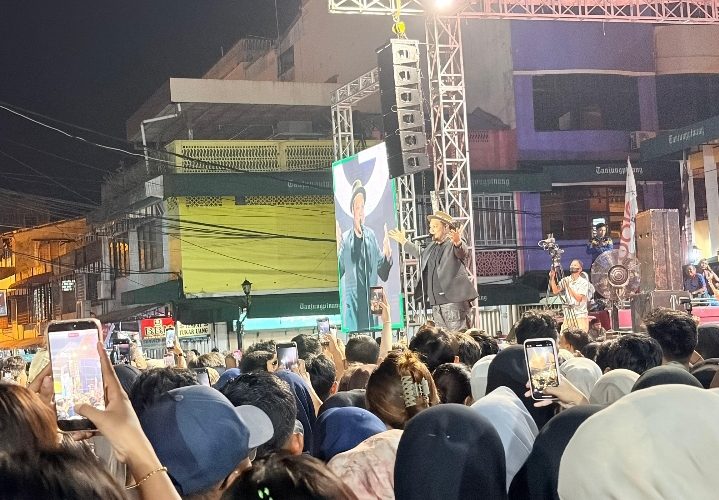 Ribuan Warga Padati Jalan Merdeka, Virgoun Tutup Festival Kopi Merdeka Kepri 2026 dengan “Surat Cinta untuk Starla”