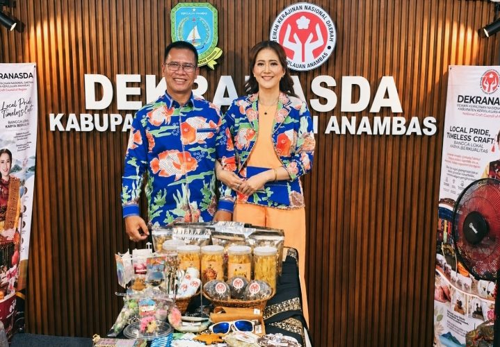 Angkat Kekayaan Bahari, Sinta Aneng Tampilkan Batik Pesona Bahari Anambas di Dekrafest 2026
