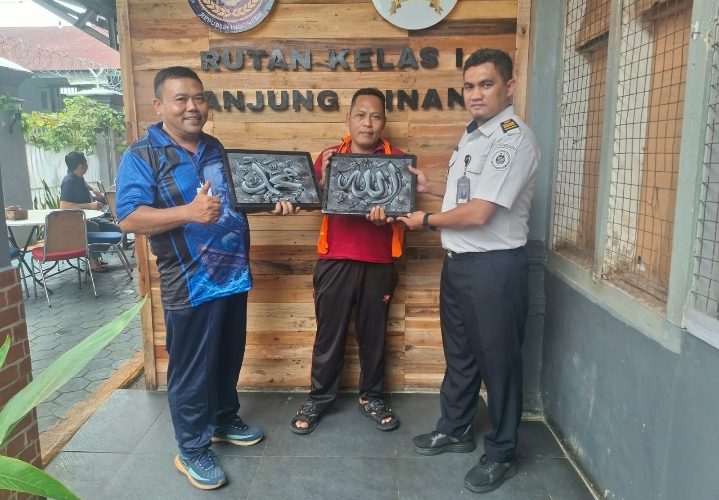 Bukan Sekadar Pajangan, Karya Woodcraft WBP Rutan Tanjungpinang Mulai Terjual