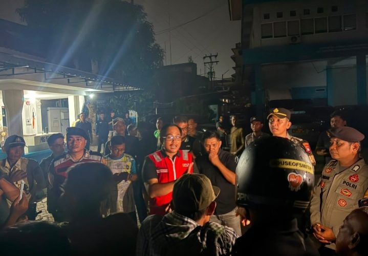 Ratusan Warga Demo ke PLN Tanjungpinang, Tuntut Kejelasan Blackout dan Ganti Rugi Elektronik Rusak
