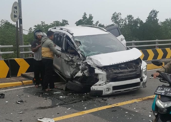 Kecelakaan Maut di Jembatan Kangboy Bintan, Bus Pegawai Pemkab dan Mitsubishi Xpander Bertabrakan