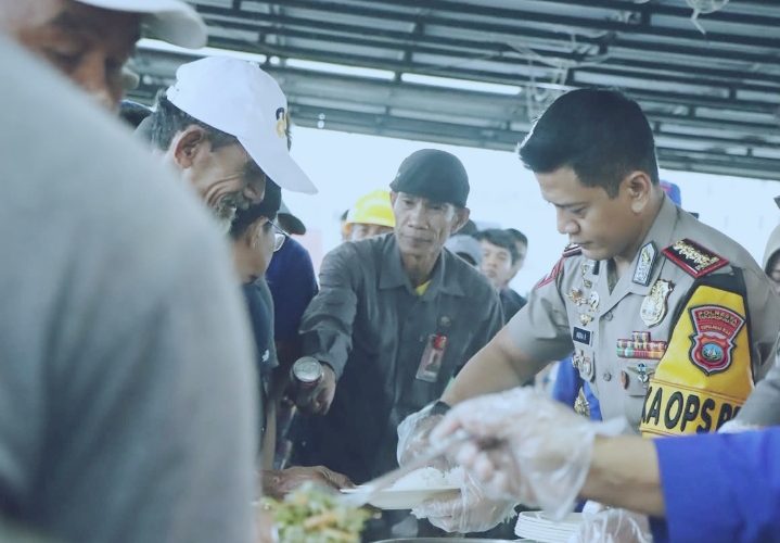 Kapolresta Tanjungpinang Makan Bersama 150 Warga Pelantar II, Pererat Silaturahmi dan Edukasi Antinarkoba